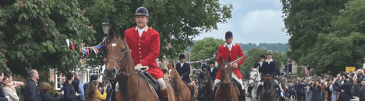 North Cotswold Hunt leads Queen's Jubilee Pageant in Broadway